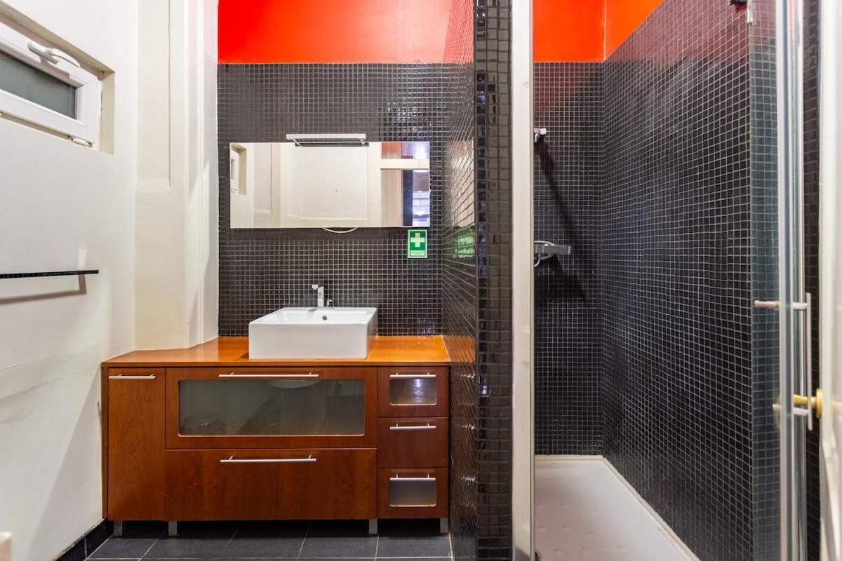 Bright 2 Bedroom Apt 100M From Av. Liberdade Лиссабон Экстерьер фото